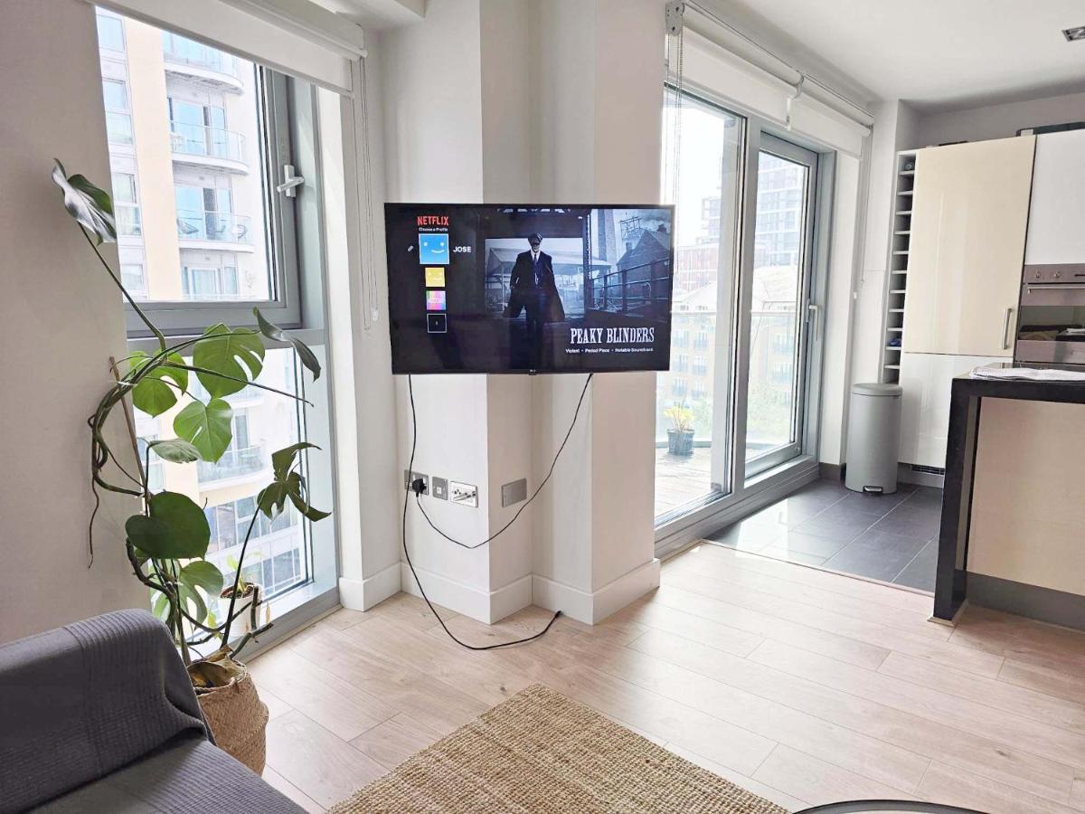 Beautiful 2 Bedroom Flat In Battersea 런던 외부 사진